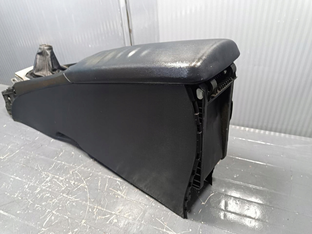 фото №8, Toyota avensis t27 kombi тунель середній підлокітник