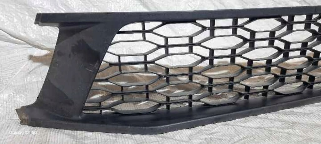 фото №6, Решётка средняя передняя dacia logan ii