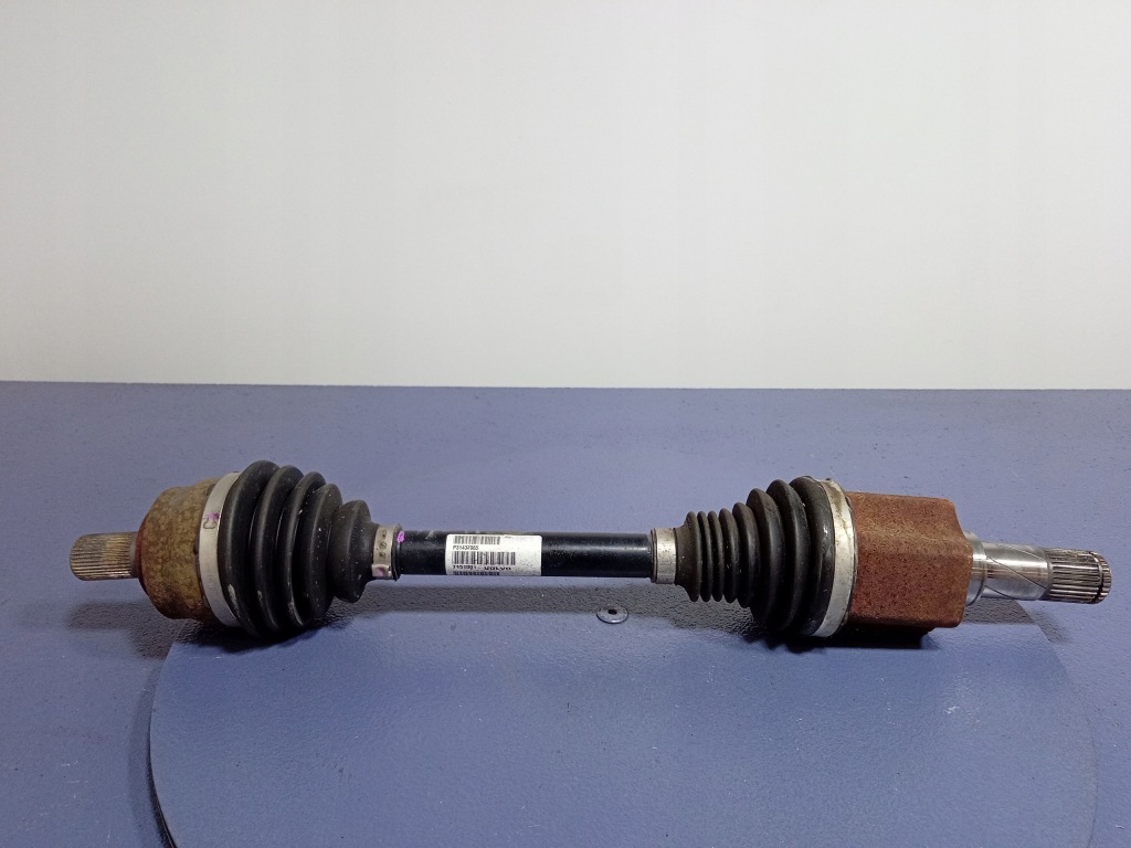 Купити Volvo v40 2 2.0 d2 привідний вал ліва перед механічна коробка передач 31437065