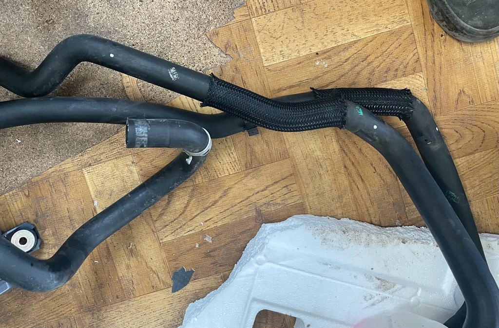 фото №1, Toyota yaris iv шланги od радиатора