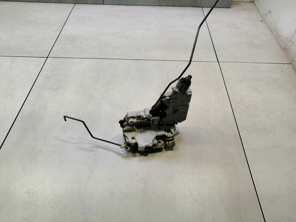 фото №8, Замок двері правий перед nissan primera p11 6 pin