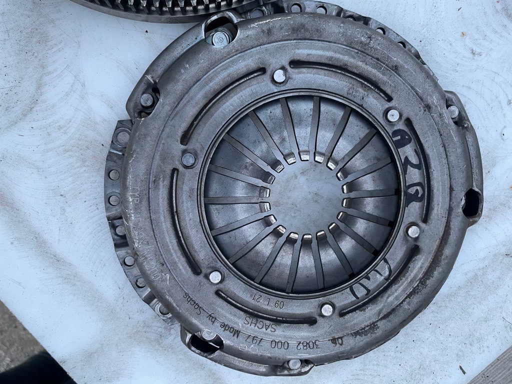 фото №12, Vw polo v skoda seat 1.2 12v azq колесо маховик 03d105333 прижим диск