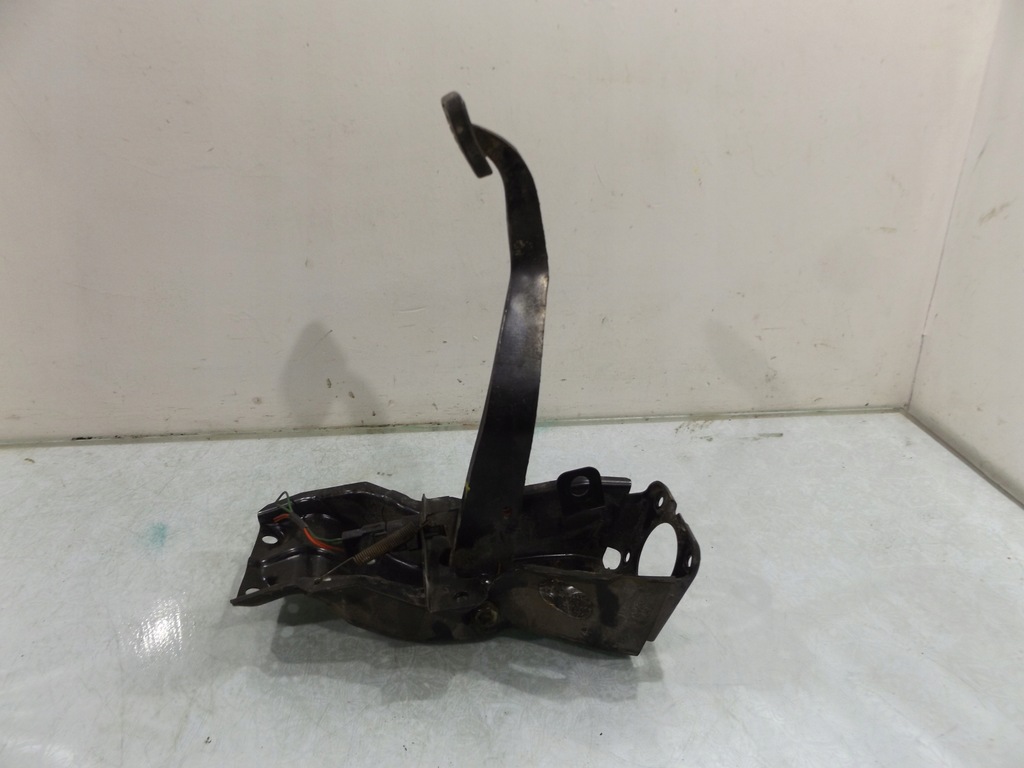 фото №1, Frontera a педаль тормоза