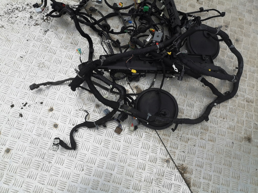 фото №6, Ford mustang 5.0 gt 17 r электропроводка кабины середина