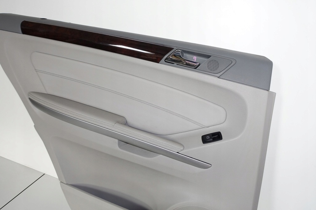 фото №8, Mercedes x164 оббивка двері обшивка лівий перед gl підсвічувані задня задній