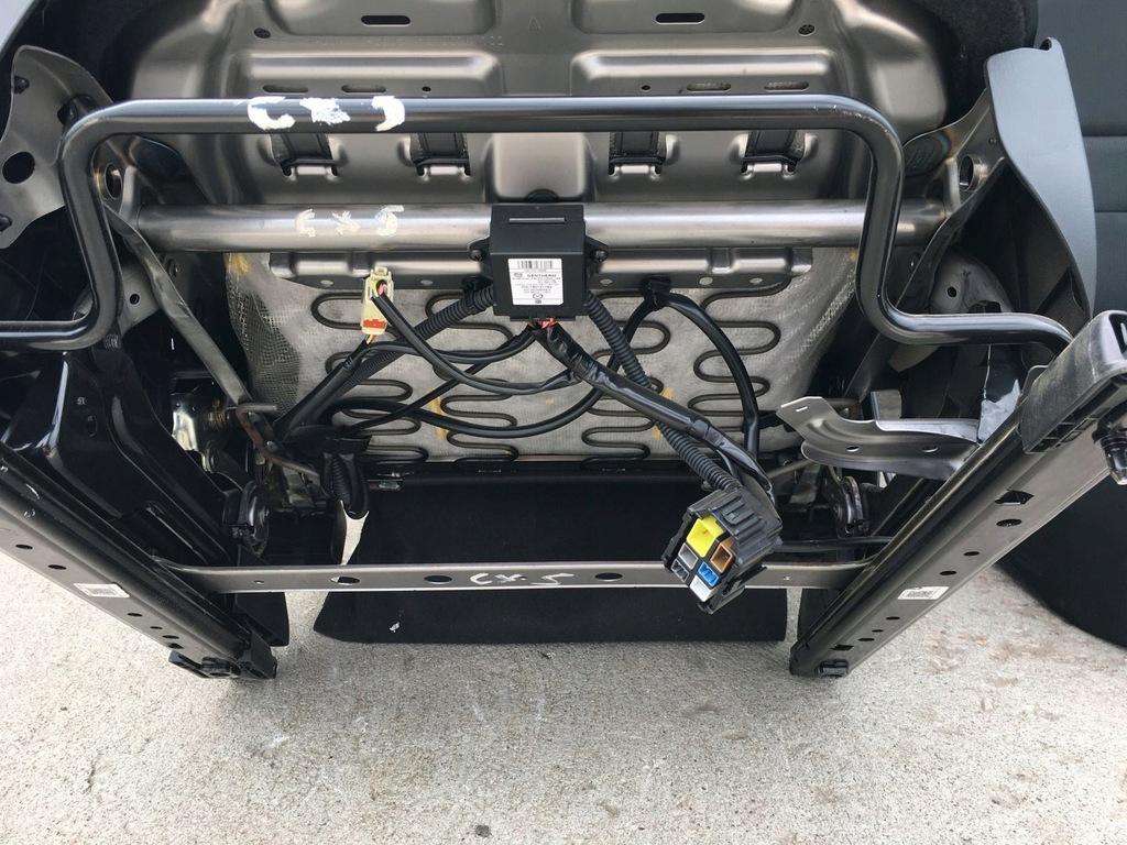 фото №10, Mazda cx5 ii 17- сиденье правый перед заднее сиденье задняя