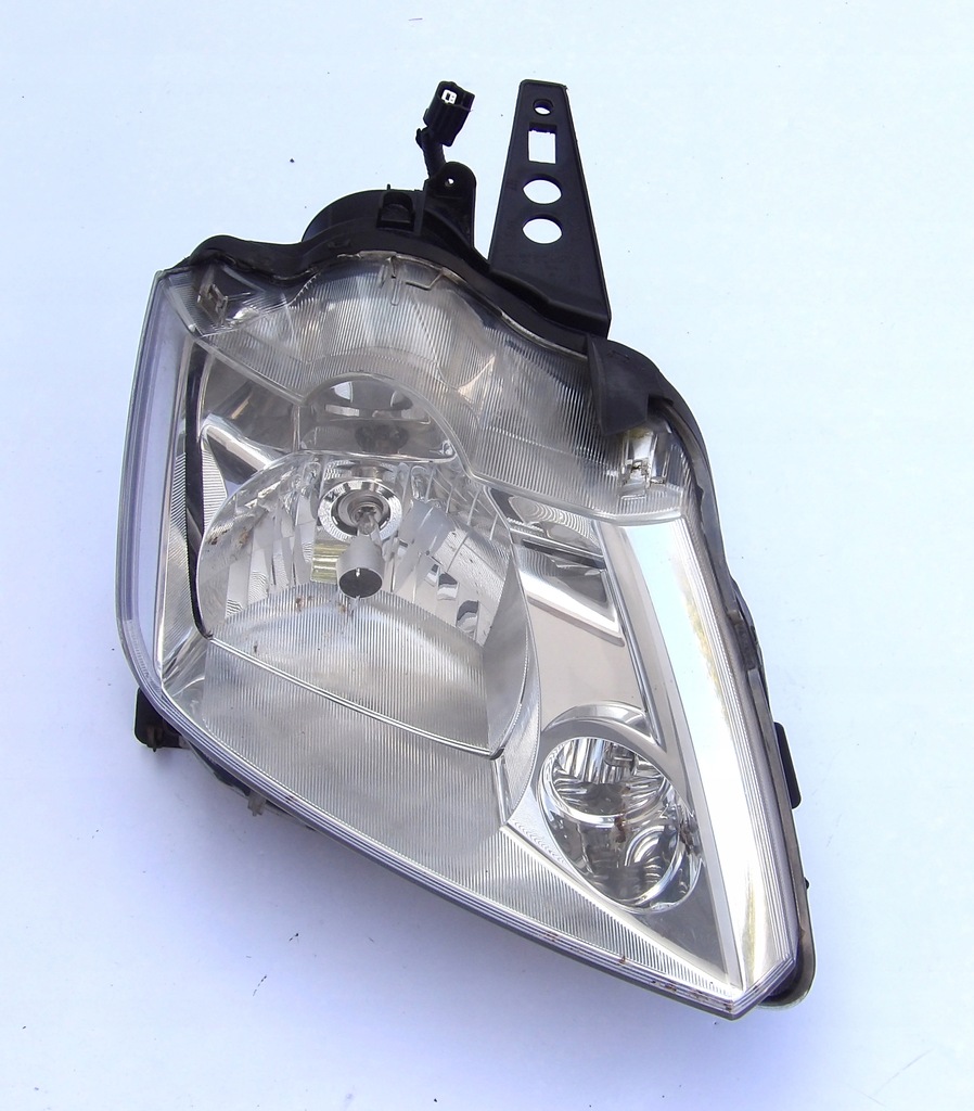 фото №1, Renault modus фара правый 8200540239 222