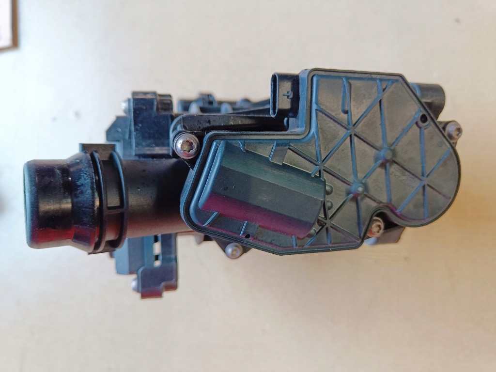 Корпус термостата bmw g20 g21 x3 g01 x5 g05 g30 g31 g11 x4 g02 8642560 Недорого