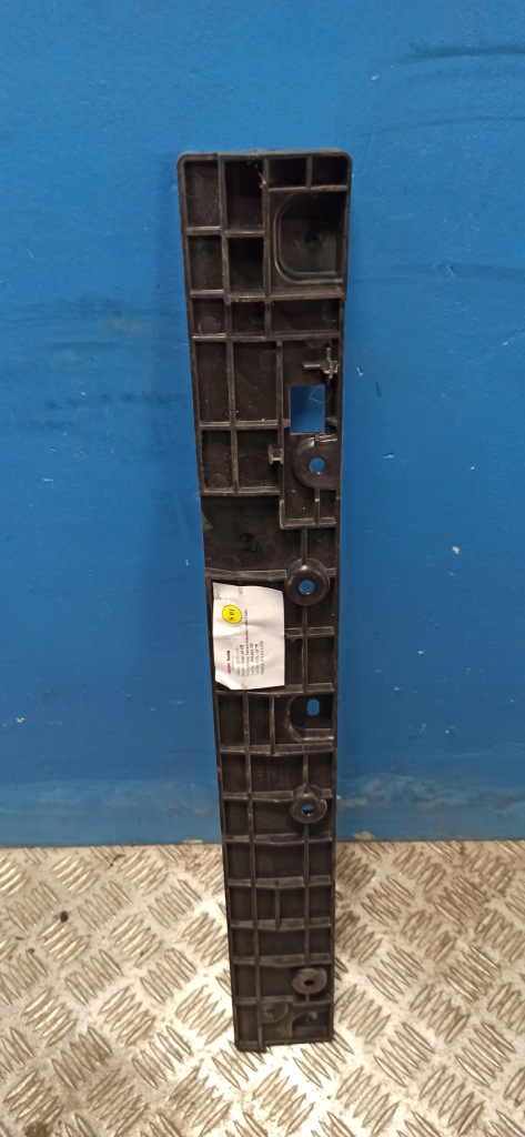 фото №1, 4n0863765 кронштейн накладки порог audi a8 d5