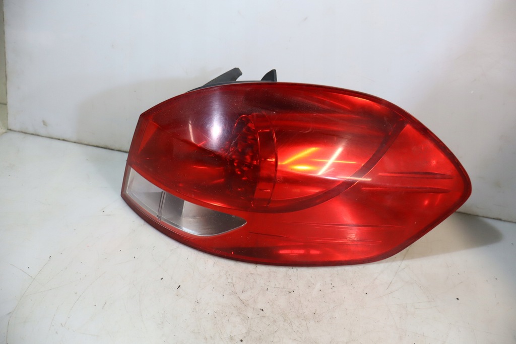 фото №1, Лампа правая задняя renault clio iii kombi