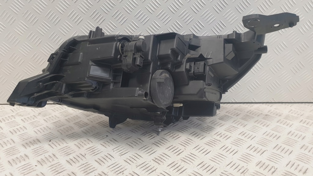 фото №8, Peugeot 208 ii лампа права фара правий 9833036180 90200108