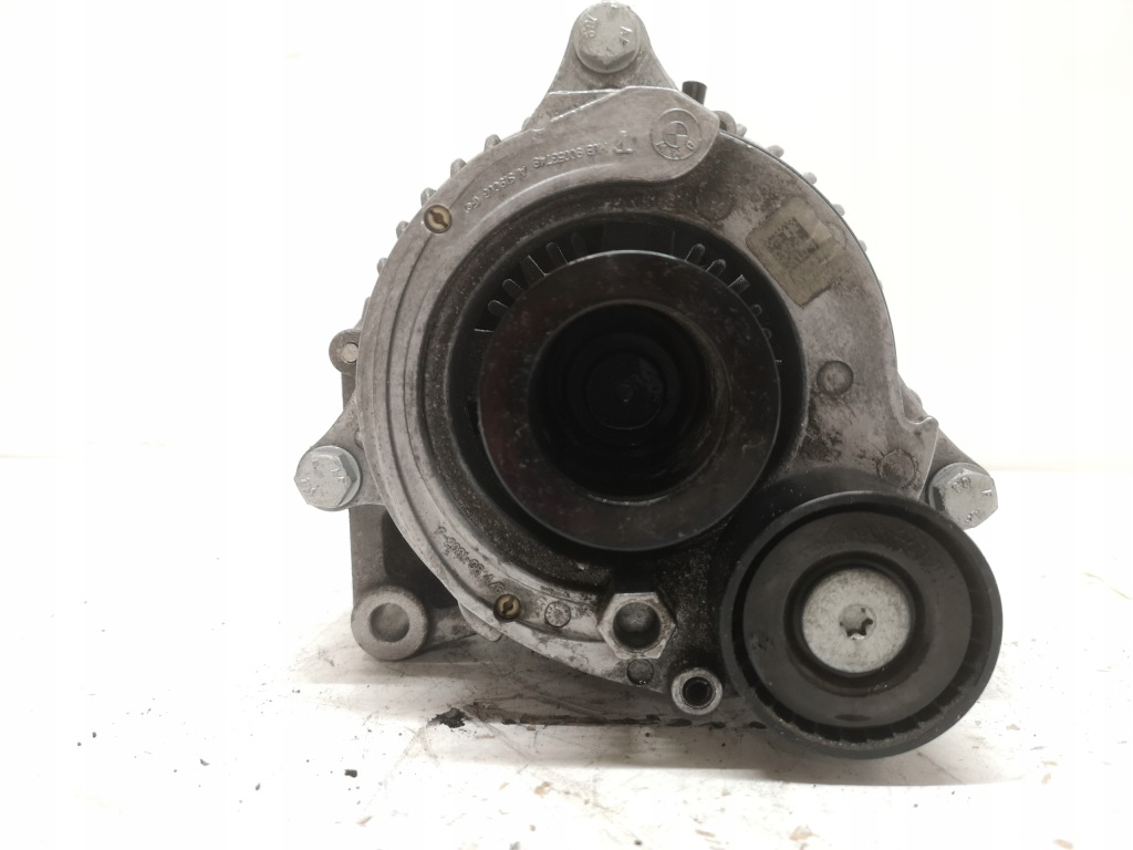 Bmw f20 f22 f30 f36 генератор 8645325 180a denso Доставка