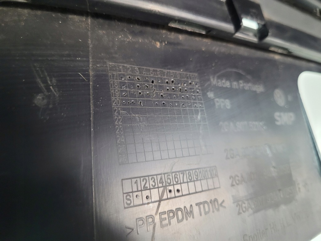 фото №13, Vw t-roc накладка dół бампер задня 2ga807521s