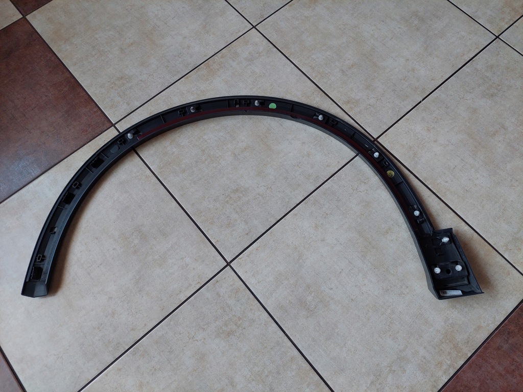 фото №10, Молдинг крыла - правый перед - audi q2 - 81a