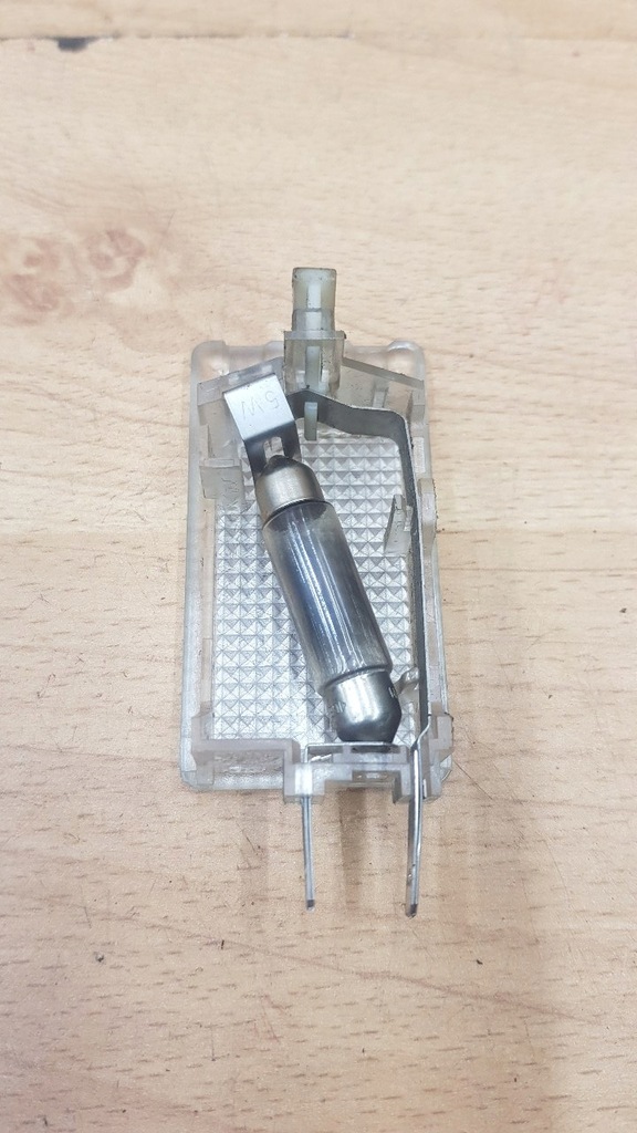 фото №2, Лампа освітлення салону audi a4 b5