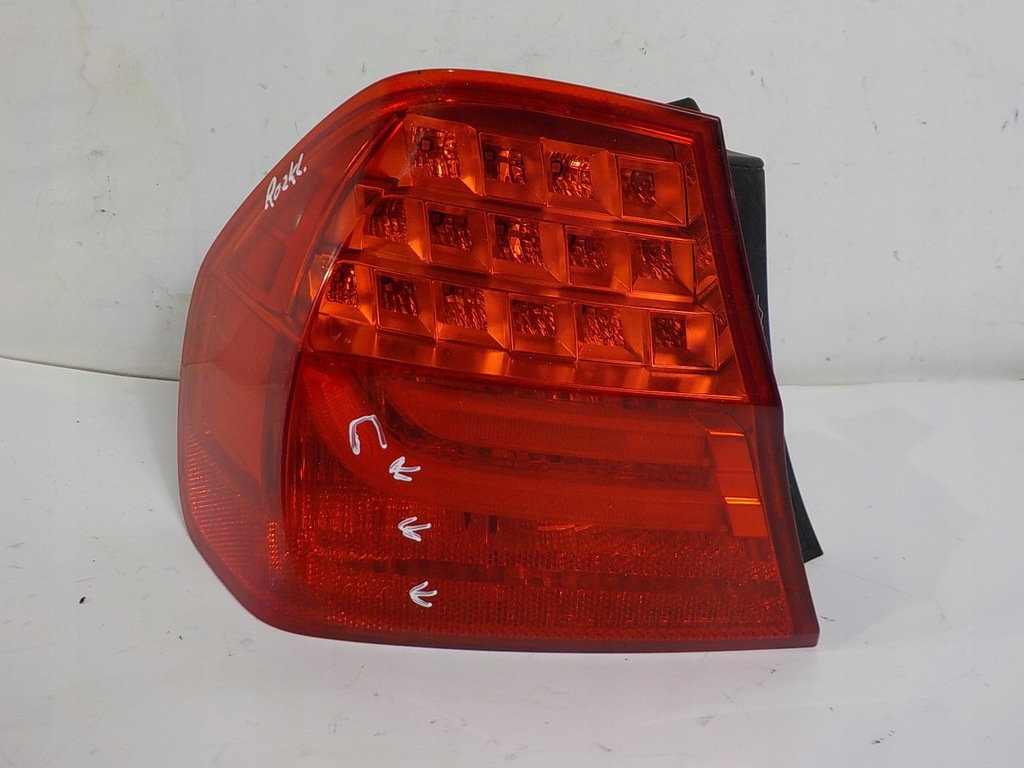 фото №1, Bmw 3 e90 lci лампа задня w кришка права - 11766