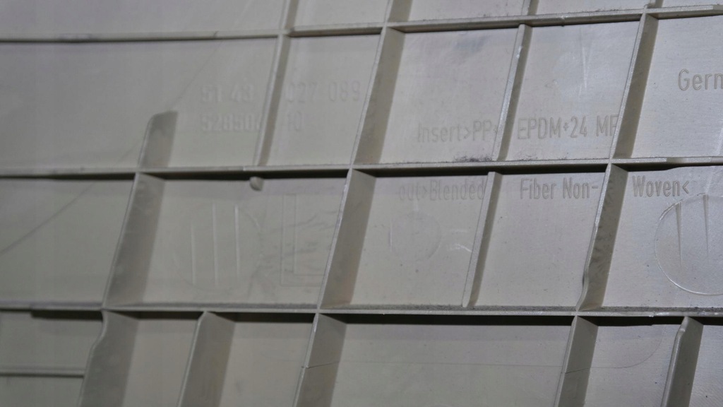 фото №15, Пластик захист стійка bmw 5 e60