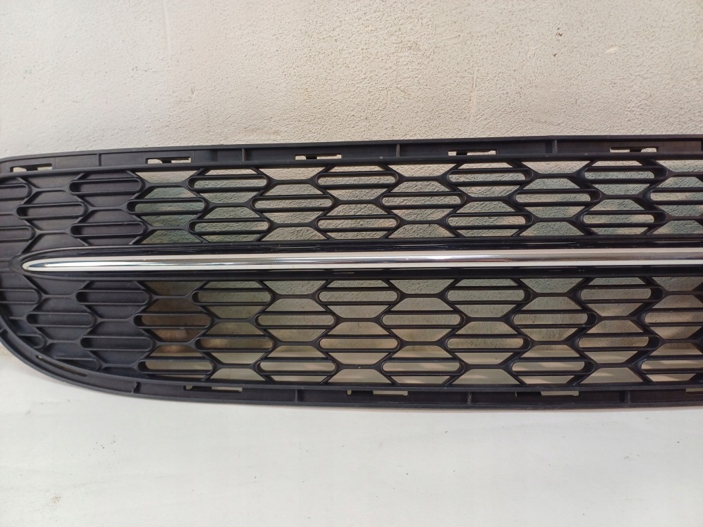 фото №3, Решётка средняя бампера перед mini r55 r56 r57 lci lift