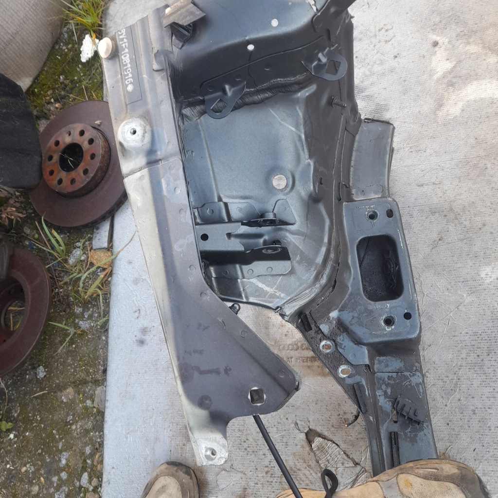 фото №1, Audi a3 8v подкрылок четверть передняя правая 5d sedan