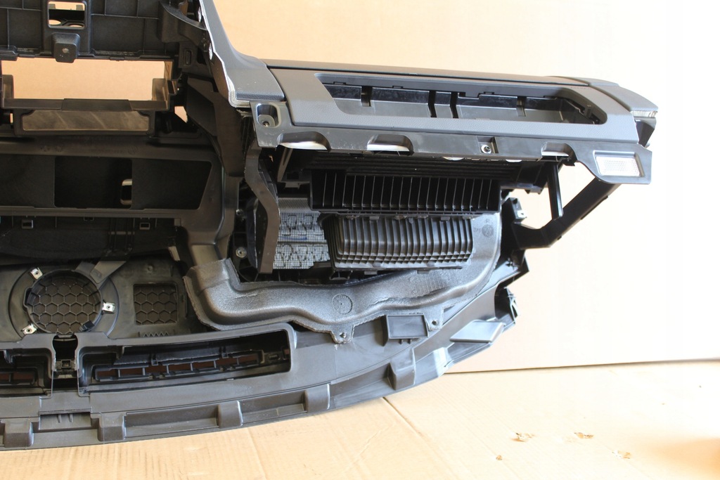 фото №11, Консоль панель приладів оригінал ремені kpl. vw arteon 3h usa