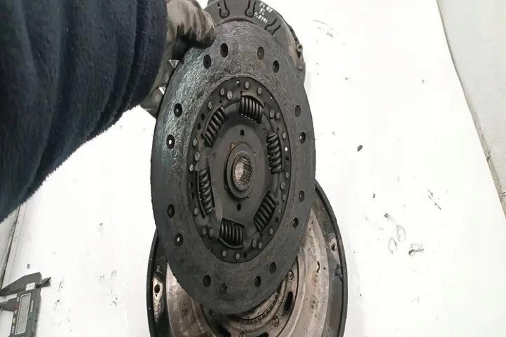 фото №3, Комплект сцепления audi a4 8d2, b5 059141031 2.5l дизель 110kw 2000