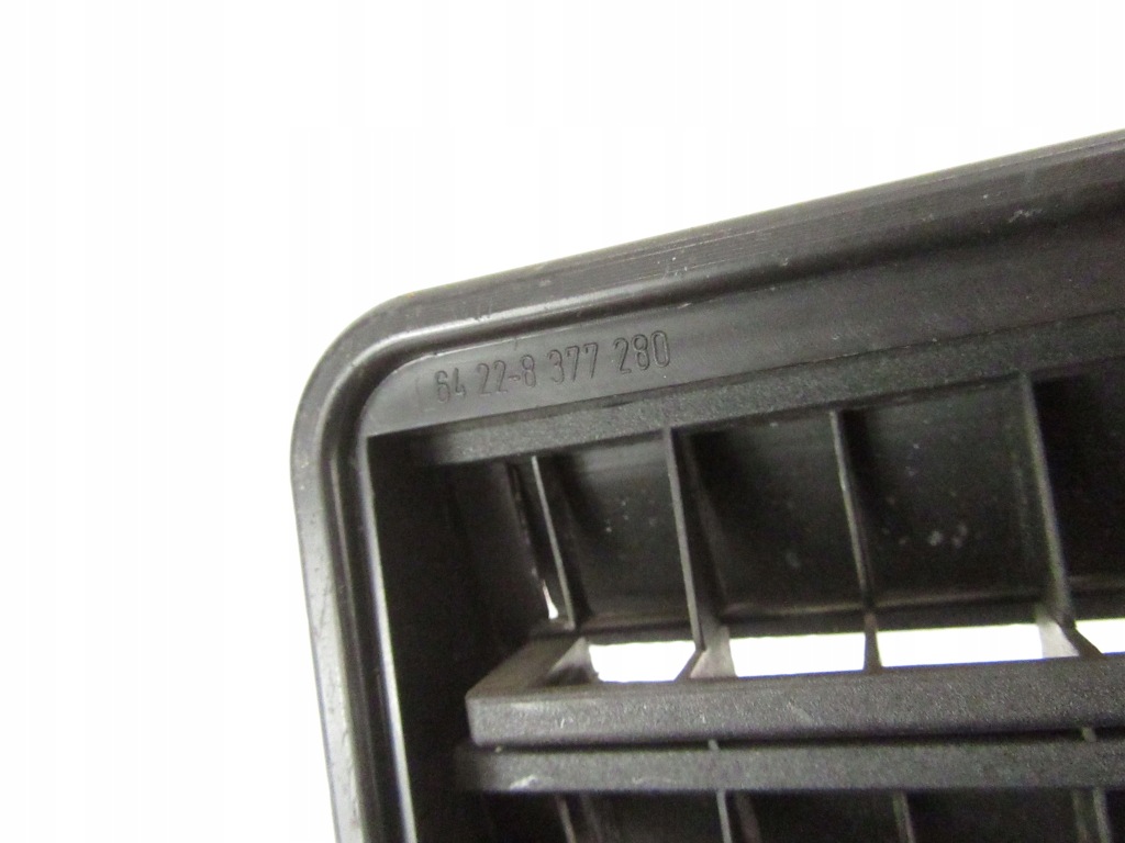 Воздухоотводчик багажника bmw e39 e46 e53 e63 e83 e90 e91 f06 f10 f25 Доставка