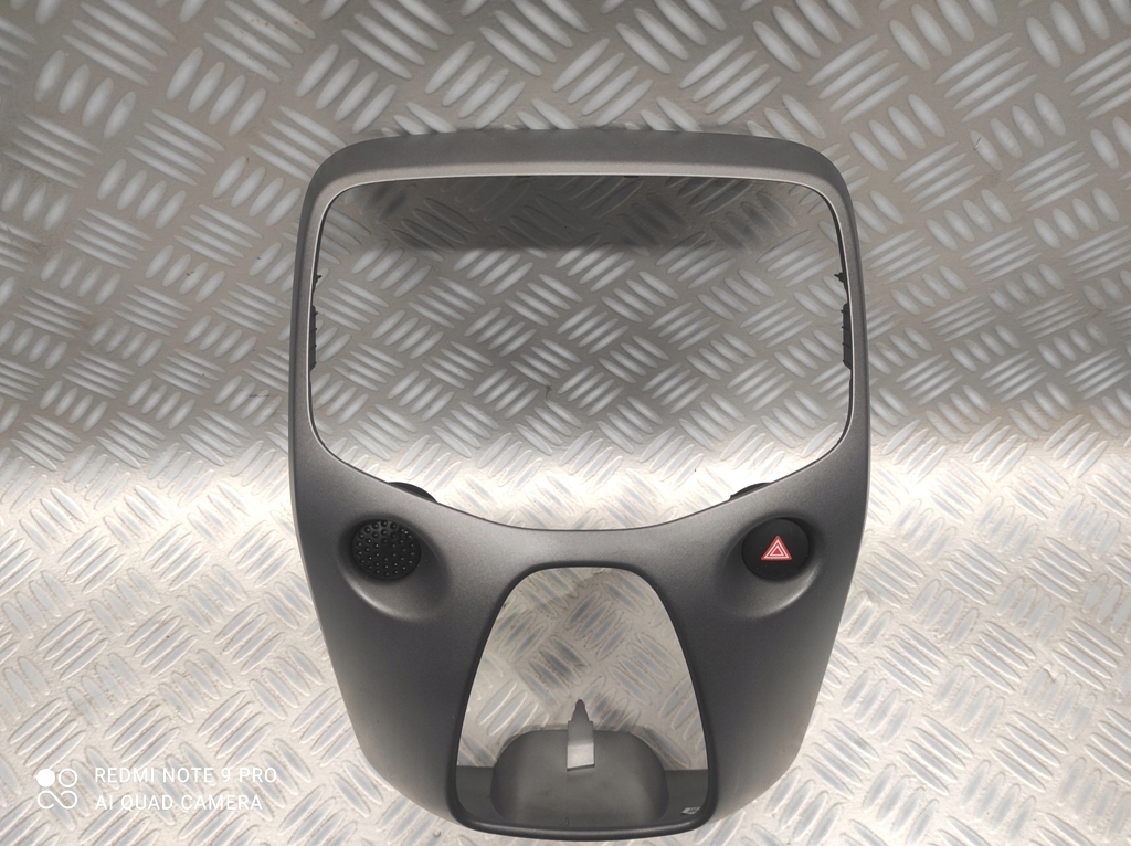 фото №2, Рамка dekor радио toyota aygo ii