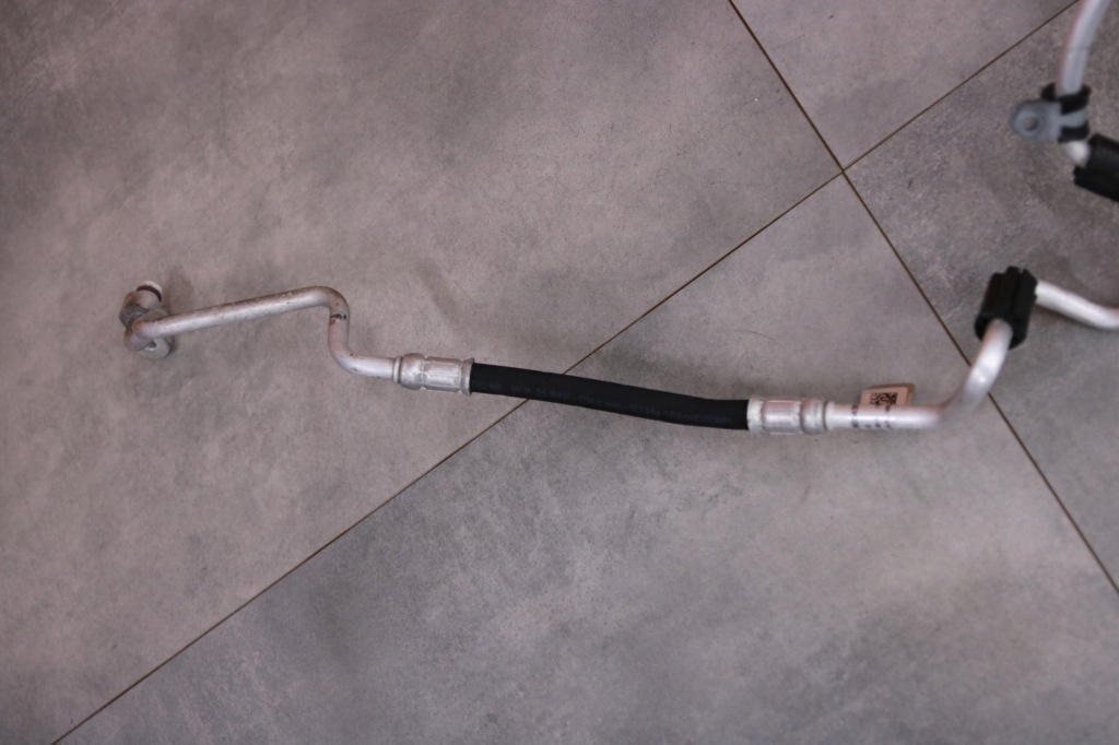 фото №7, Bmw f40 f44 f45 x1 f48 x2 f39 трубка шланг wąż кондиціонера 6805436