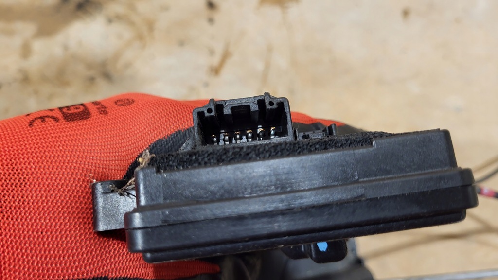 фото №11, Замок дверь левый перед mazda 6 gg 6 pin eu