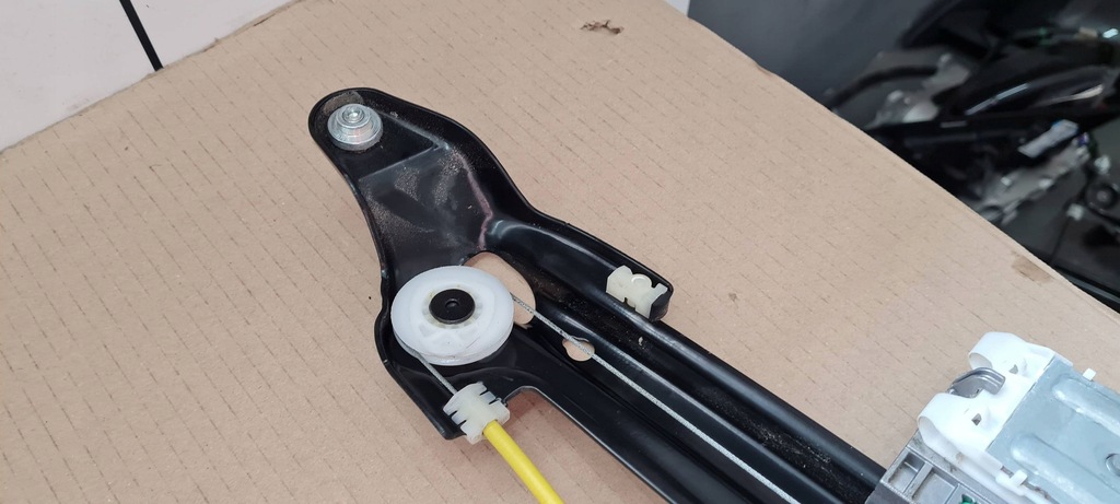 фото №14, Sq8 4m rsq8 q8 механизм подъемник стекло правый перед 24r 4m8837462