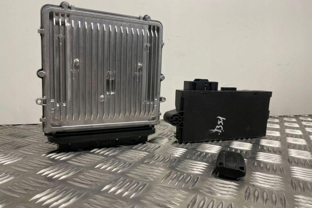 фото №12, Комплект зажигания bmw x6 e71, e72 9227053 2.99l дизель 180kw 2010