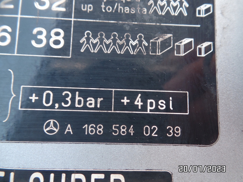 Кришка заливної пального mercedes w168 a1685840239 Оригінал
