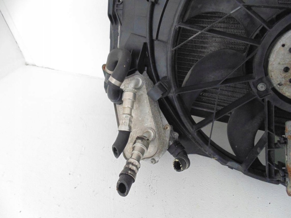 Радіатор води вентилятор bmw e81 e87 2.0 d Оригінал