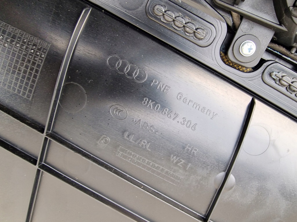 фото №9, Обшивка оббивка двері правий задня audi a4 b8