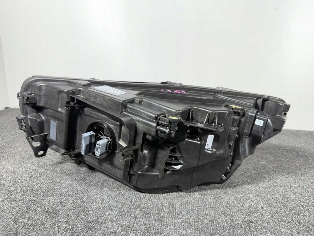 Volvo xc40 рестайлінг  base led фара правий перед передня 32404666 європа  ідеальна Недорого