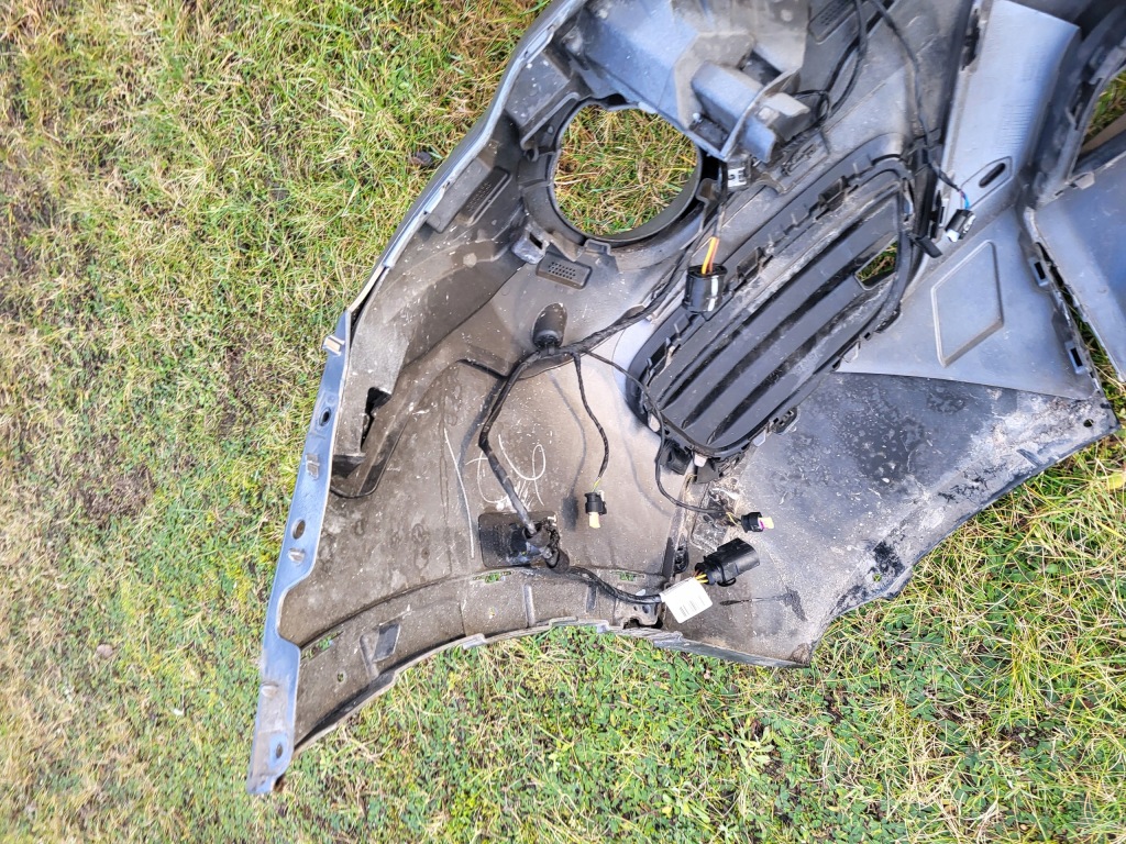 Bmw x3 f25 рестайлінг  бампер перед звичайний решітки радіатора ґрати електропроводка pdc датчики Недорого