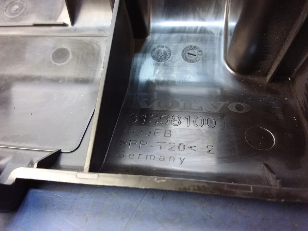 фото №4, Volvo v60 i lift защита крышка предохранителей