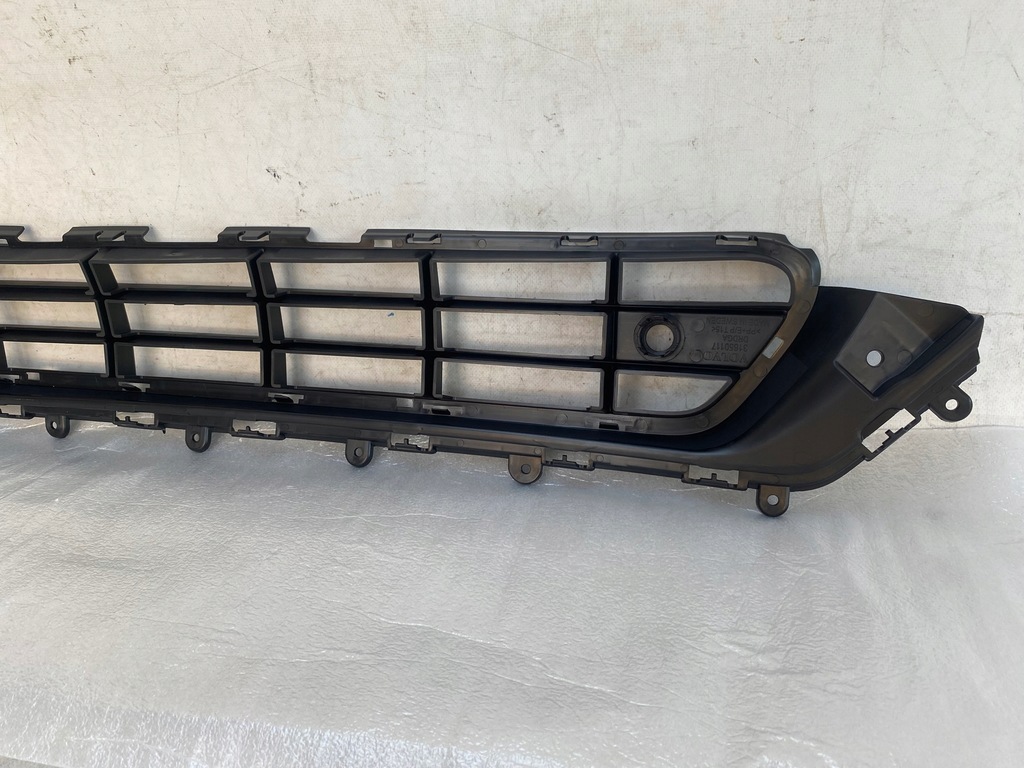 фото №6, Volvo xc40 17- решётка средняя бампера перед pdc 31650117