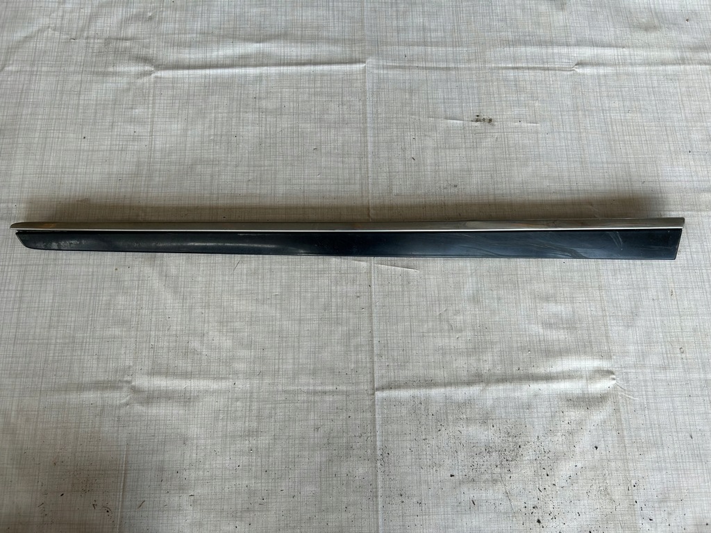 фото №1, Молдинг дверь левый перед a1646905162 mercedes w164