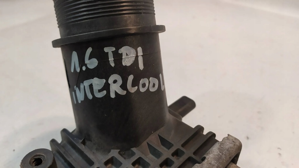 Радиатор интеркулер vw passat b6 skoda octavia golf v Недорого