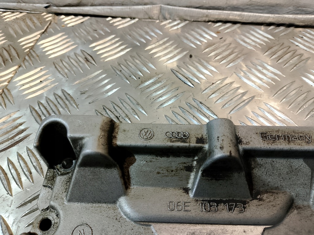 фото №11, Корпус распределительного вала audi a6 c6 2.4 b оригинальный номер 06e103173