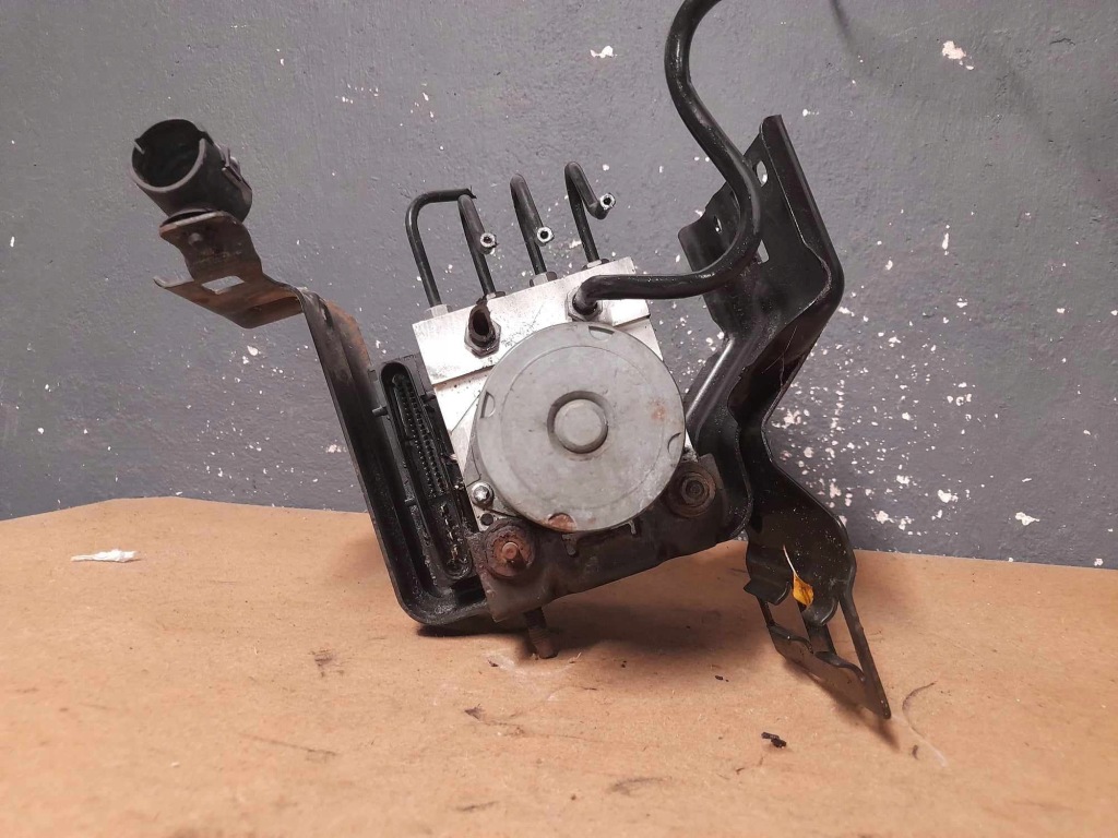 Купить Citroen c4 1 i 04- 1.4 насос abs 9657352680 9649988180