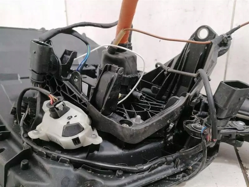 фото №7, Porsche taycan 9j 9j1821942e electric car charge socket правый