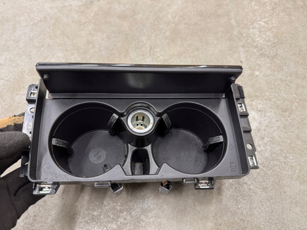 Декоративна тунель piano підсклянник кронштейн   на напої  q8 4m оригінал 4m8862533 в Україні