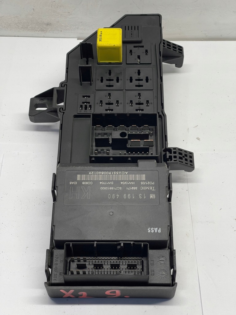 фото №1, Коробка модуль opel оригінальний номер 13181984