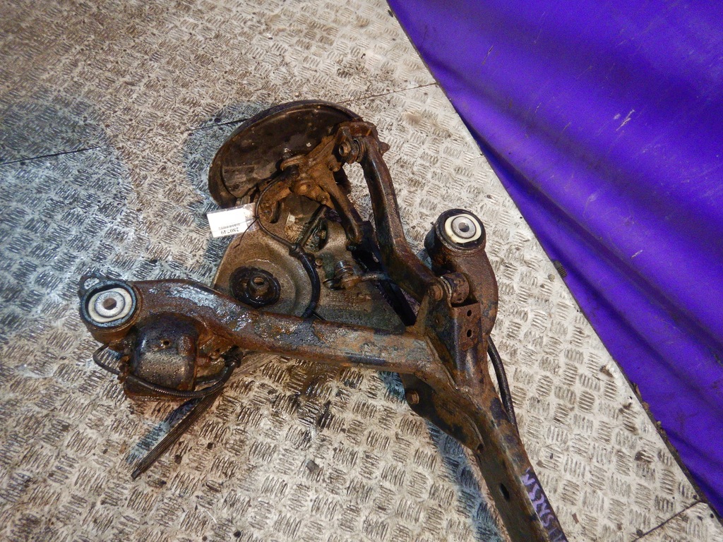 фото №5, Audi a4 b7 04- kombi підрамник поперечина задня oś задня