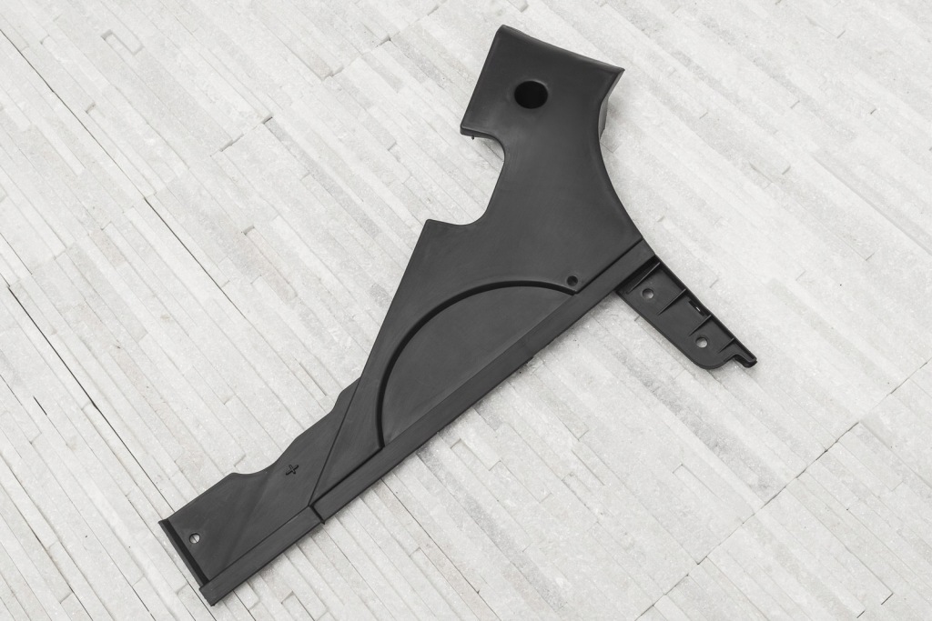 Bmw 5 f10 седан 2010-2016 накладка бака права Оригінал