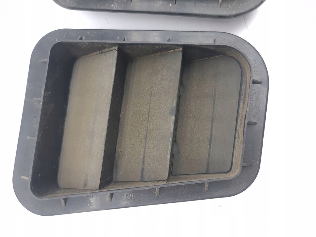 фото №8, Hyundai kona i 2020 комплект решётка вентиляционная pod бампером задним