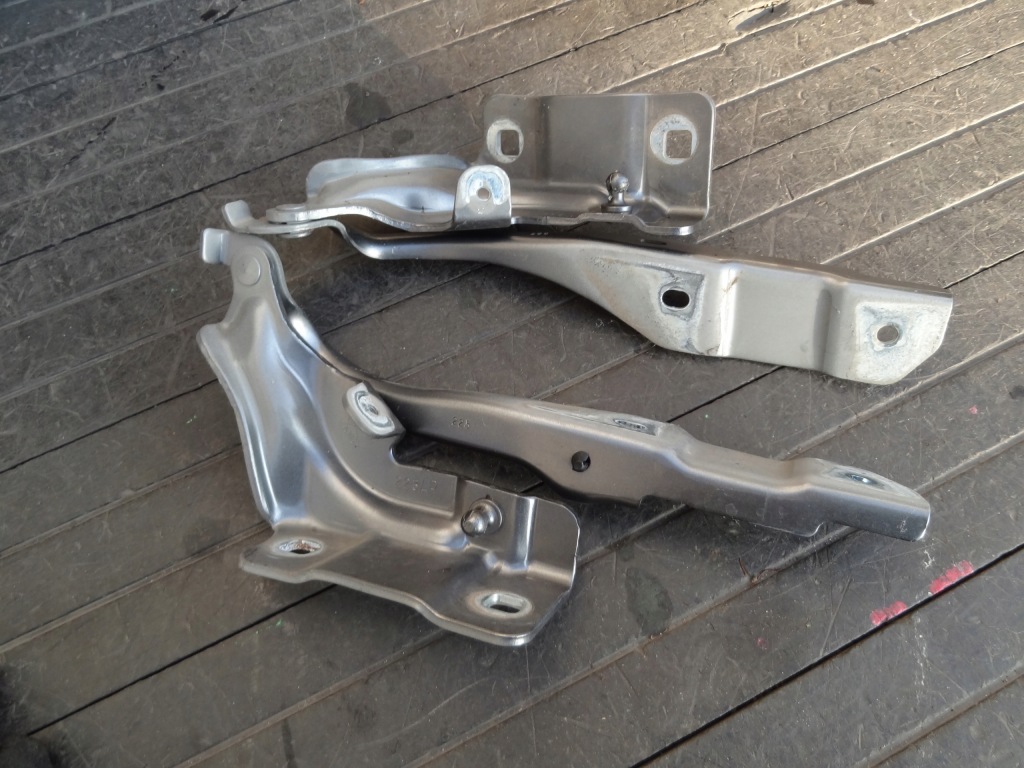 фото №1, Renault arkana 2022 петлі капот комплект лівий i правий оригінал