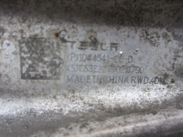 Tesla model 3 iii поворотный кулак задний  задняя правая 1044416-00-g левая 1044411-00-g с Разборки